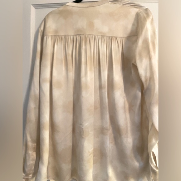 100% Silk VINCE Camisole, size 6, cream - Picture 2 of 6